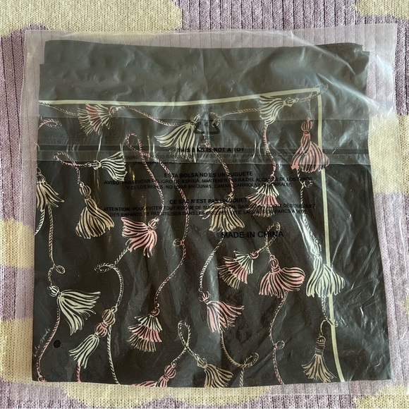 NWT Kate Spade 100% Silk Black Pink Scarf White Tassel Design KS1003681 - Picture 4 of 7